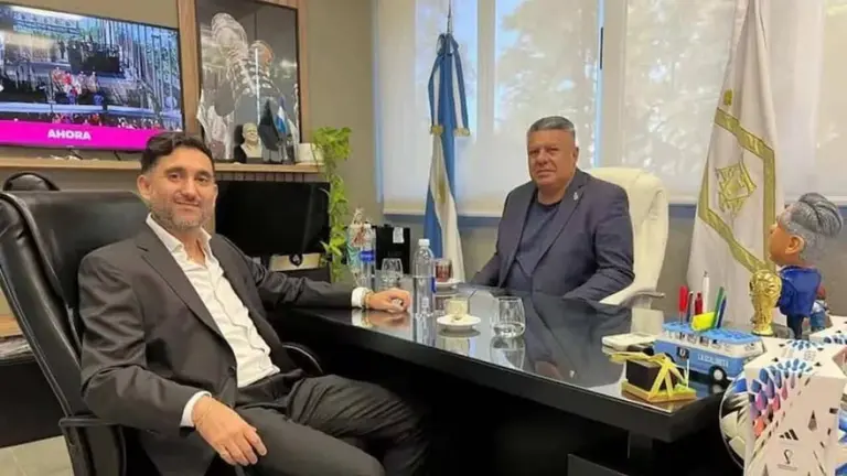 They accused the financier associated with it "Czech" Tapia: They are investigating an $800 million laundering scheme