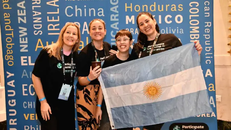 Esta empresa busca docentes argentinos para trabajar en escuelas de EE.UU. y paga en dólares