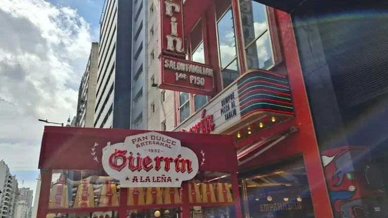 Cuánto sale comer en Guerrin en diciembre 2025