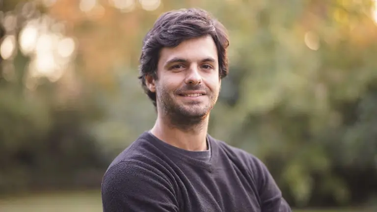 Llegó a ser gerente en PedidosYa pero largó todo para crear una app que combate la soledad