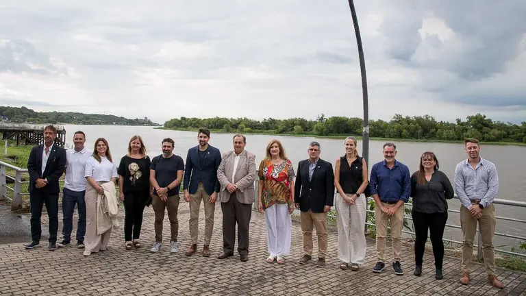 Ni tren ni colectivo: dos capitales argentinas negocian por inédito sistema de transporte