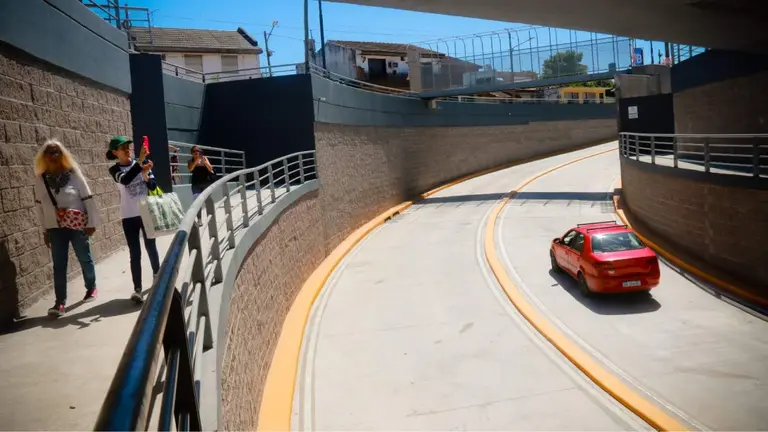 Obra clave: inauguraron este paso bajo nivel que evita el cruce con las vías del Tren Roca
