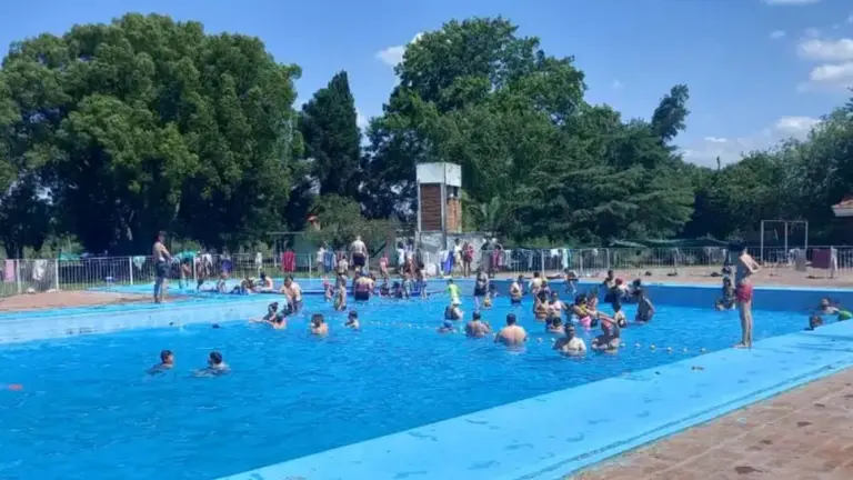 Cuánto cuesta ir a la pileta de un club de barrio en las vacaciones de verano 2026