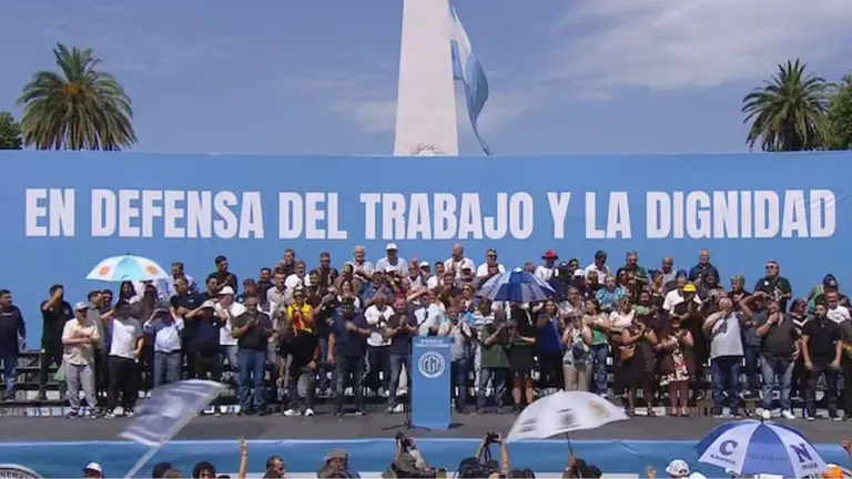 Reforma laboral: marcha de gremios combativos mientras la CGT analiza convocar a un paro nacional o movilización