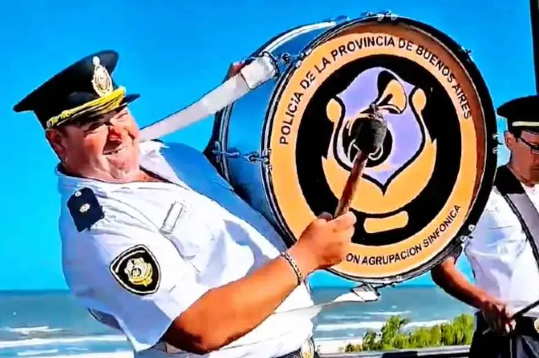 Cómo es el original spot de la Policía bonaerense que lanza los operativos de verano