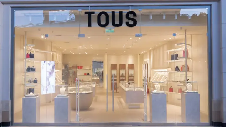 Famosa marca española de joyas cree en el plan Milei y regresa a Argentina tras haberse ido en 2021