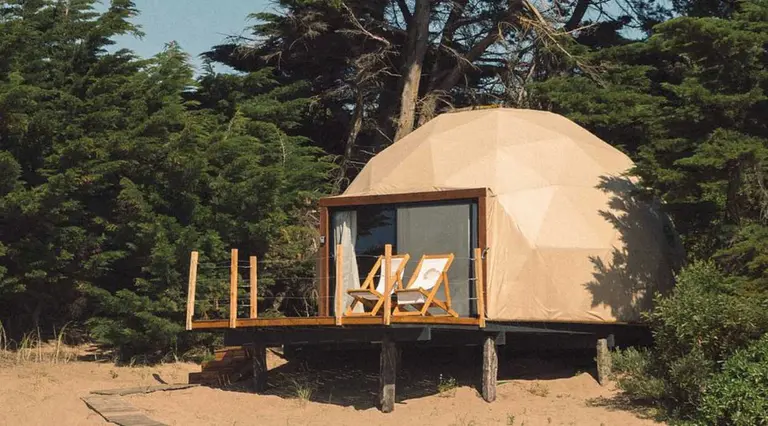 Cómo es el primer camping de lujo de la Costa Atlántica: dónde queda y cuánto sale