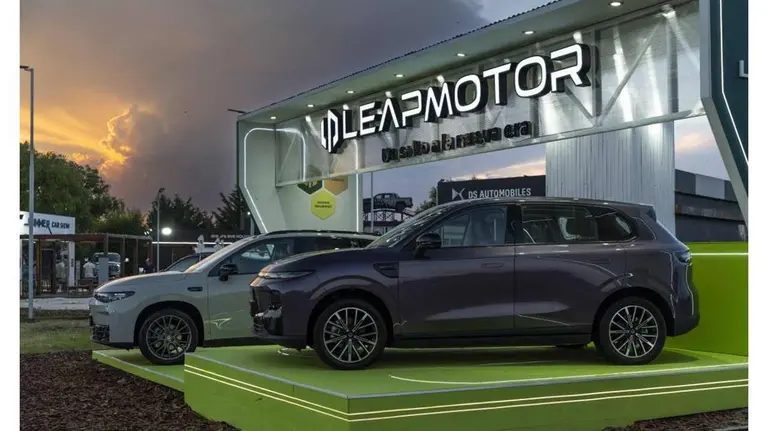 Otra marca de autos chinos llega a la Argentina: así son los SUV ultra híbridos de Leapmotors