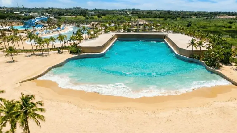 abre el parque acuatico mas grande de argentina