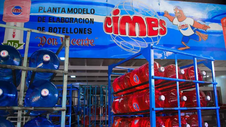 En Argentina se toma cada vez menos soda: cómo hizo histórica marca para sobrevivir a la crisis