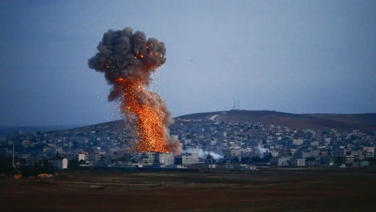 Operación Ojo de Halcón: Estados Unidos bombardeó posiciones de Estado Islámico en Siria