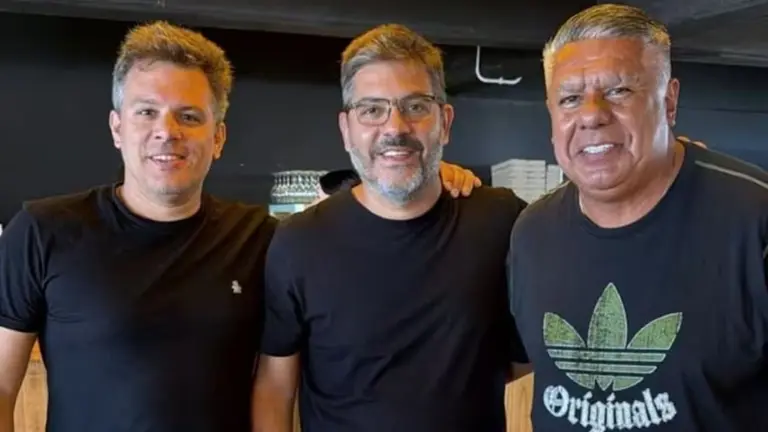 "Chiqui" Tapia se mostró con dos hombres cercanos a Kicillof, en medio de la investigación judicial