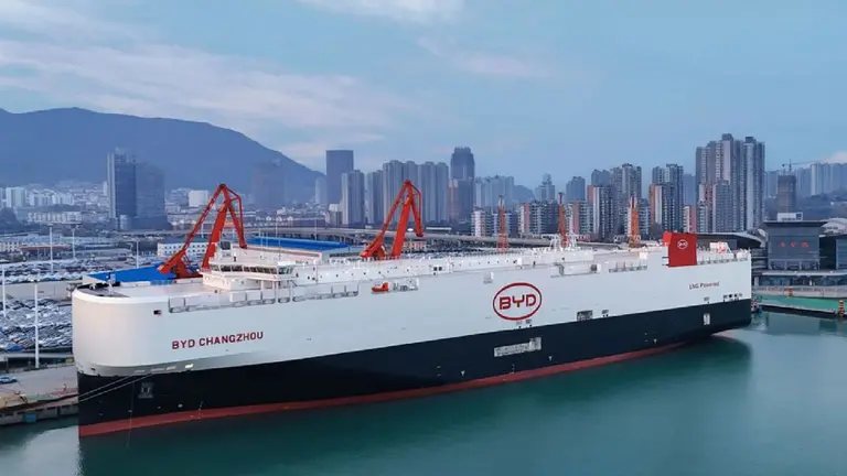 Un ex CFO de Mercedes-Benz toma el control de BYD en Argentina