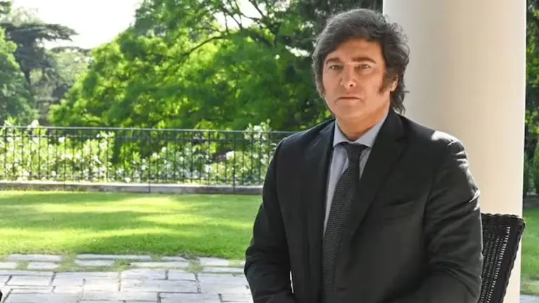 Milei reveló que mudó su cuarto en Olivos y vive "en la casita donde se guardaban las herramientas"