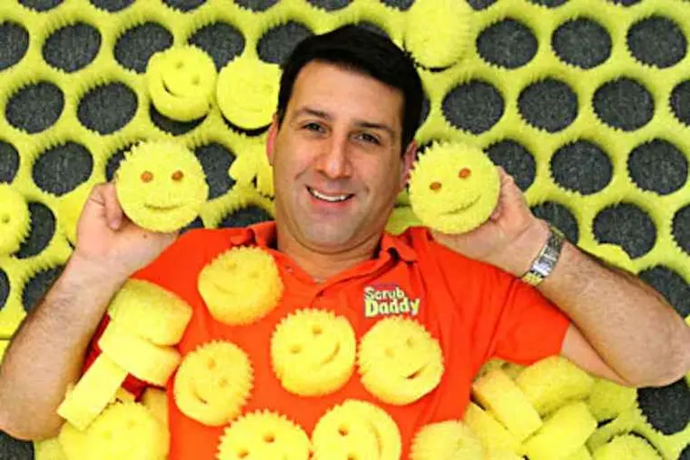 Scrub Daddy: la esponja que nació de un accidente y hoy factura $500 millones en 47 países