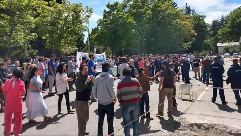 Imposible seguir: le reclaman $1.000 millones a una empresa por despidos y crece la industria del juicio