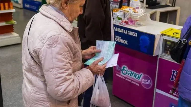 Jubilados en alerta por medicamentos, reintegros y recortes en PAMI 2026