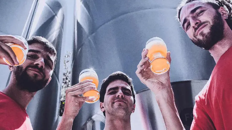 Una pyme cervecera lanza un gin artesanal para competir en el segmento premium