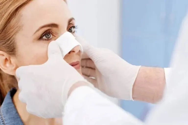 ANMAT prohíbe dos insumos médicos por irregularidades en documentación y registro