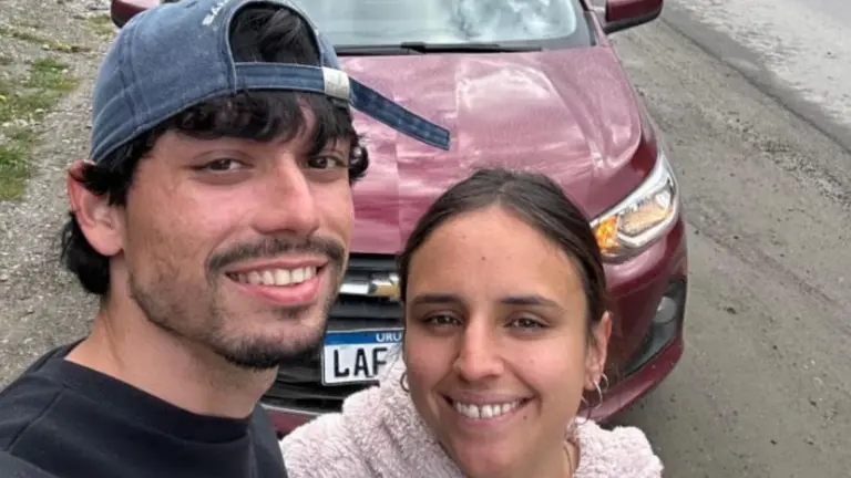 Renunciaron a sus trabajos, viven en un auto y viajan por el país: así se las rebuscan para ganar plata