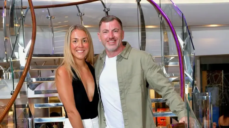 Vendieron su casa, se fueron a vivir a un crucero y ahora trabajan home office desde el mar