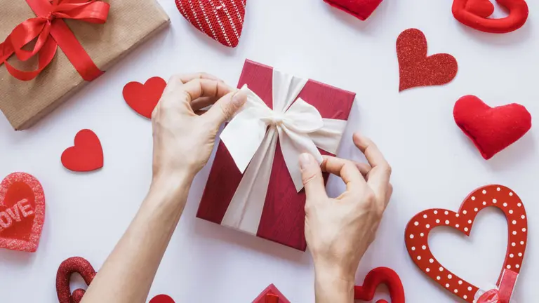 Los mejores regalos para San Valentín: experiencias, chocolates y opciones para todos los bolsillos