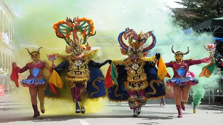 El Carnaval 2026 promete el finde largo más explosivo del año en estos destinos