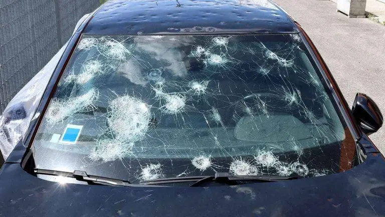 auto con granizo
