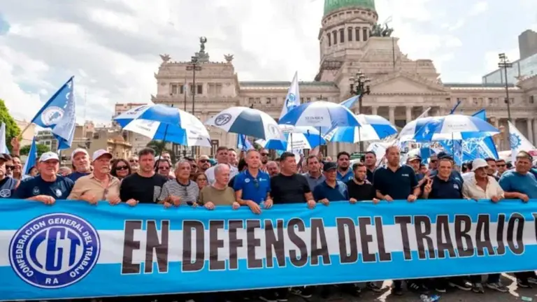 Reforma laboral: la CGT prepara una ofensiva judicial y gremios duros impulsan paro de 36 horas