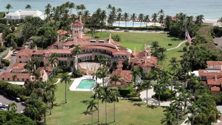 Un hombre armado intentó ingresar a la residencia de Trump en Florida y fue abatido