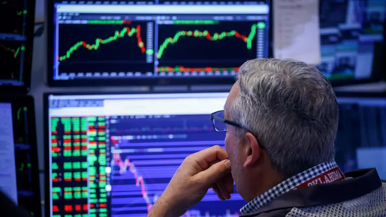 Volatilidad imparable: el riesgo país no cede y los bonos soberanos siguen sin rumbo claro en Wall Street