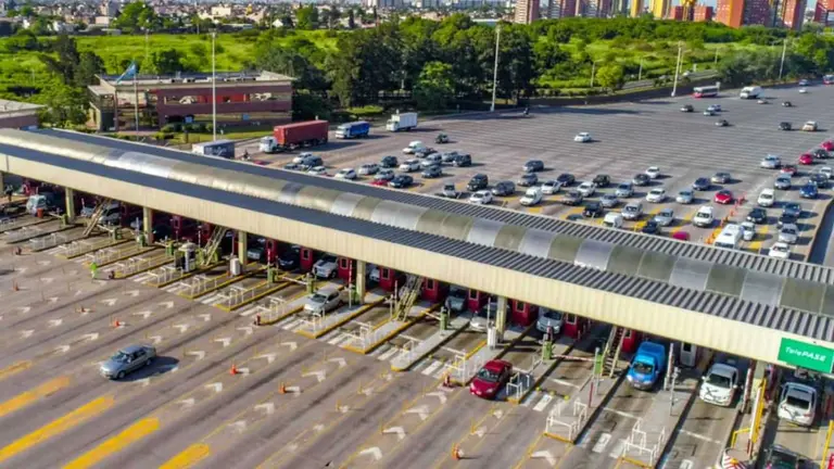 Avanza la privatización de rutas y Cristóbal López, Roggio y Mindlin están entre los interesados: dónde habrá nuevos peajes