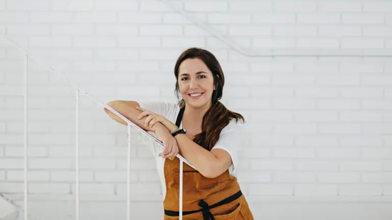 Come atún de lata en casa y odia a los mozos que hablan demasiado. Retrato de la mejor chef de América Latina