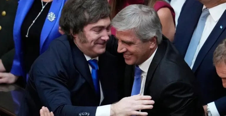 El nuevo plan económico financiero que preparan Milei y Caputo para eliminar el "riego kuka" en las próximas elecciones