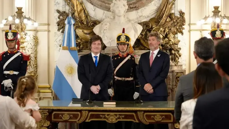 VIDEO | Javier Milei le tomó juramento a Juan Bautista Mahiques, el nuevo ministro de Justicia
