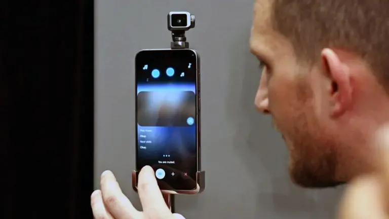 Adiós a los celulares como los conociste hasta ahora: vendrán con agentes de IA, pliegues y hasta robots