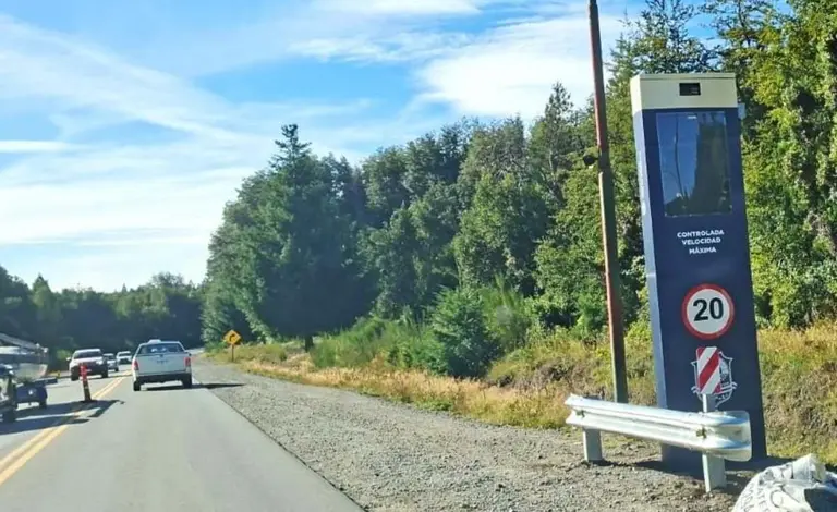 Instalan cámaras de detección avanzada: celular al volante y uso del cinturón de seguridad