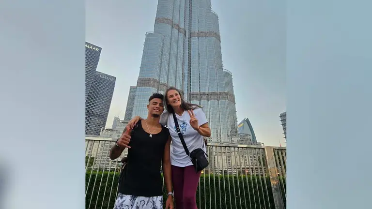 Una argentina que volvió de Emiratos criticó a quienes "transmiten que allá no pasa nada"