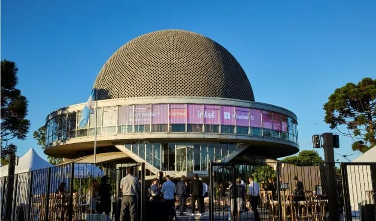 Lenovo presentó en Argentina su revolución en inteligencia artificial híbrida con innovaciones que cambian las reglas