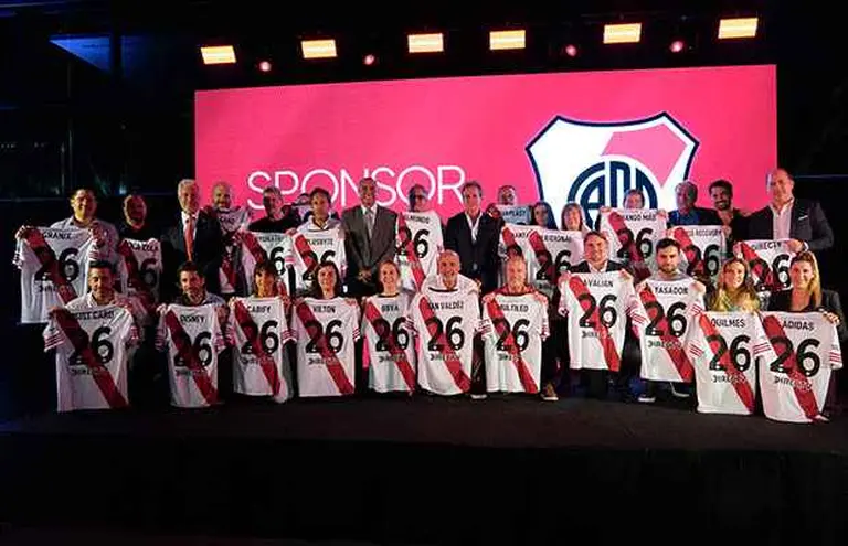 River Plate reúne a sponsors clave y anuncia que sus ingresos por patrocinios ya superan el 30%