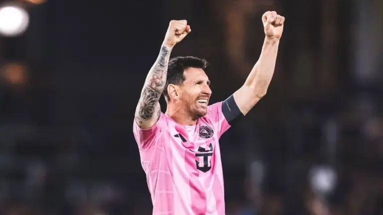 VIDEO | Histórico: Messi llegó al gol 900 de su carrera y superó a Cristiano Ronaldo en una estadística