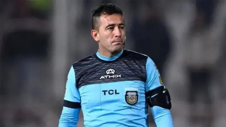 Denuncian penalmente a un árbitro acusado de arreglar partidos, tras filtración de chats que lo comprometen