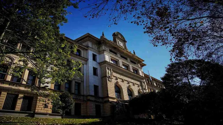 El palacio de oro que se oculta en el barrio más humilde de Buenos Aires 