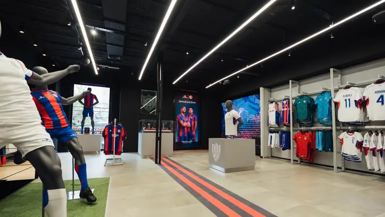 Nuevo local de Atomik con piso exclusivo de San Lorenzo: dónde está y qué ropa se consigue