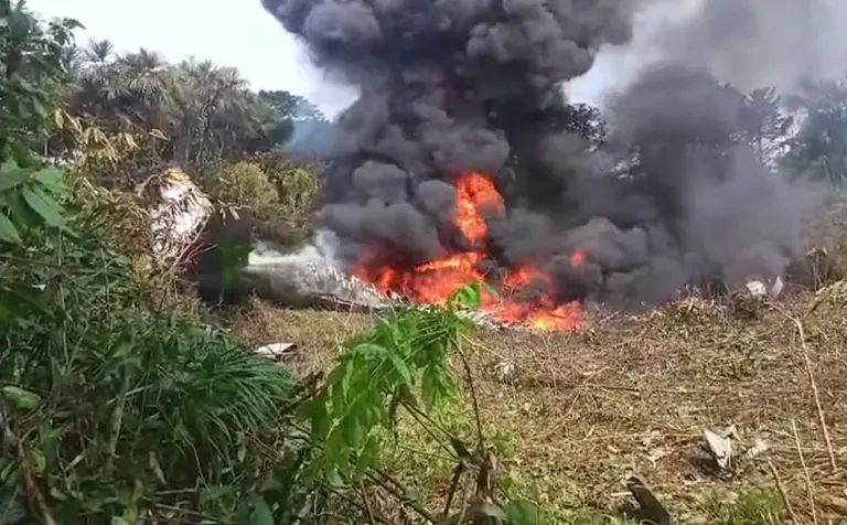 Se cayó avion de fuerza aérea colombiana
