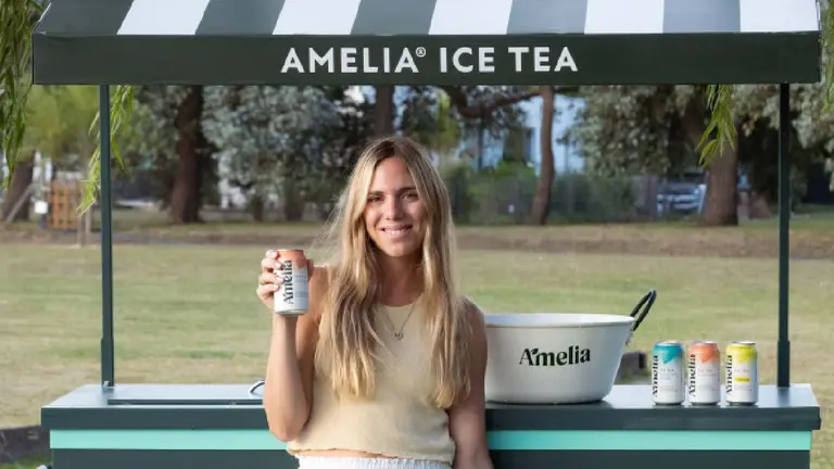 Es emprendedora, detectó un vacío en la góndola y lanzó el primer té en lata hecho en Argentina