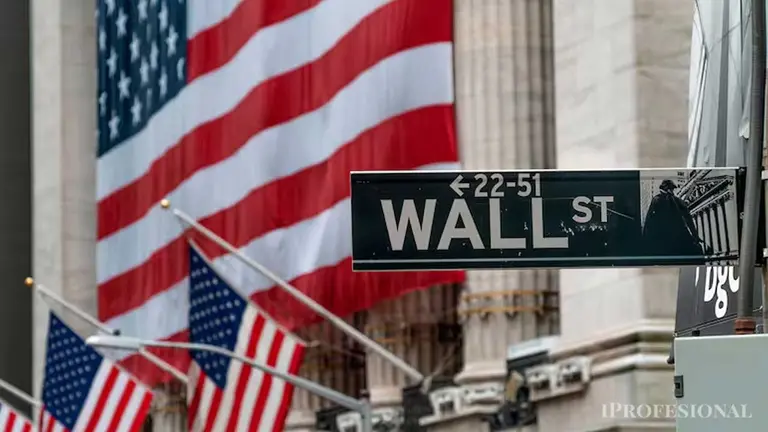 Wall Street festeja una marca inédita con el S&P 500 arriba de los 7.000 puntos por primera vez en su historia