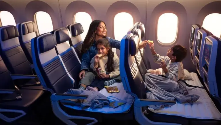 Así son los nuevos asientos cama en clase económica que una aerolínea lanzará en vuelos de larga distancia