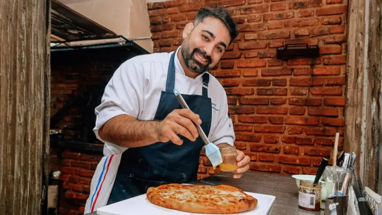 No le tuvo miedo a emprender y hoy triunfa vendiendo 30.000 pizzas de masa madre congeladas al mes