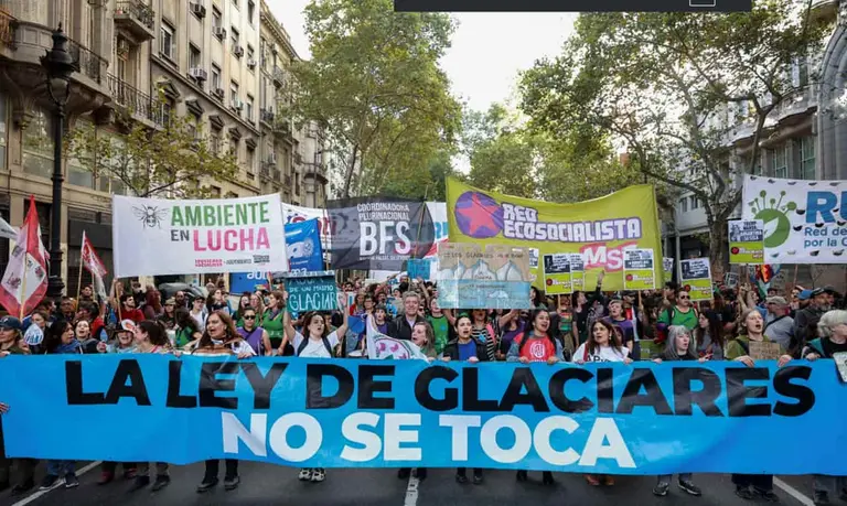 Protesta por ley de Glaciares
